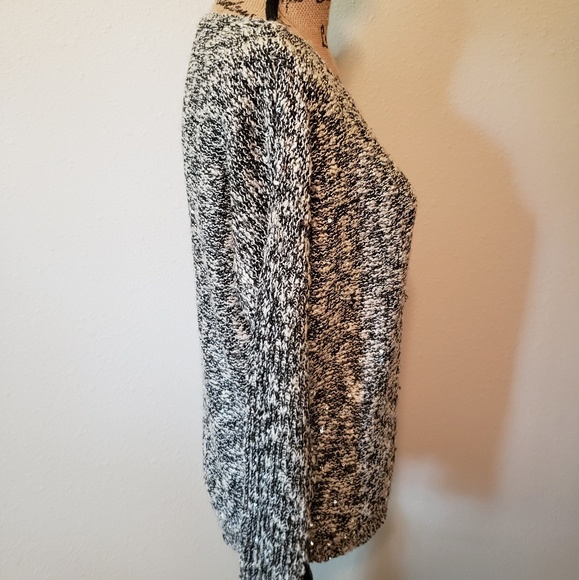 NWOT Black and white sweater - Picture 4 of 7